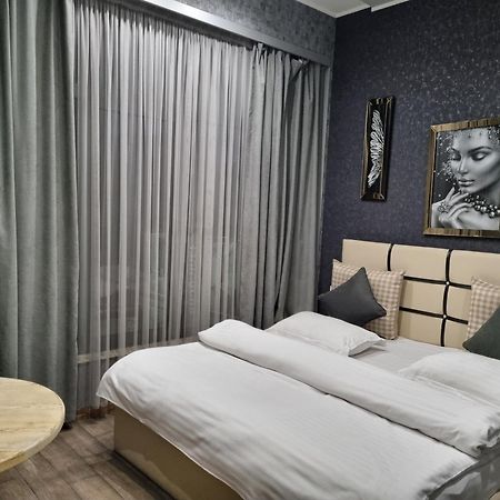 Day Inn Hotel Yerevan Exterior photo