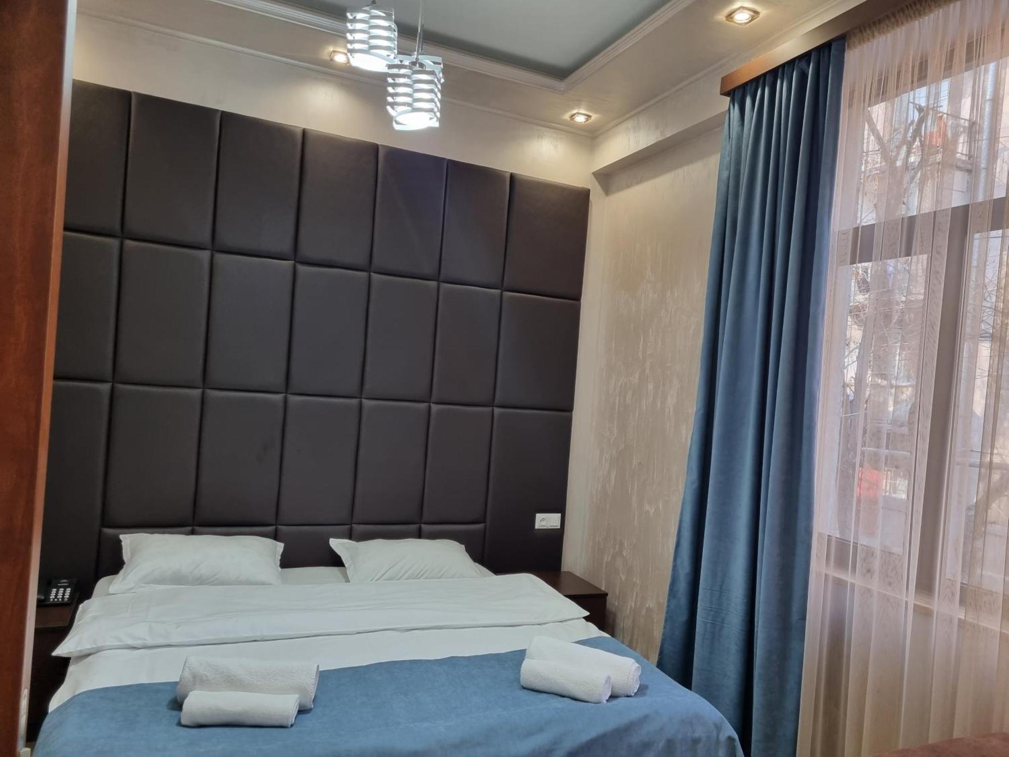 Day Inn Hotel Yerevan Exterior photo