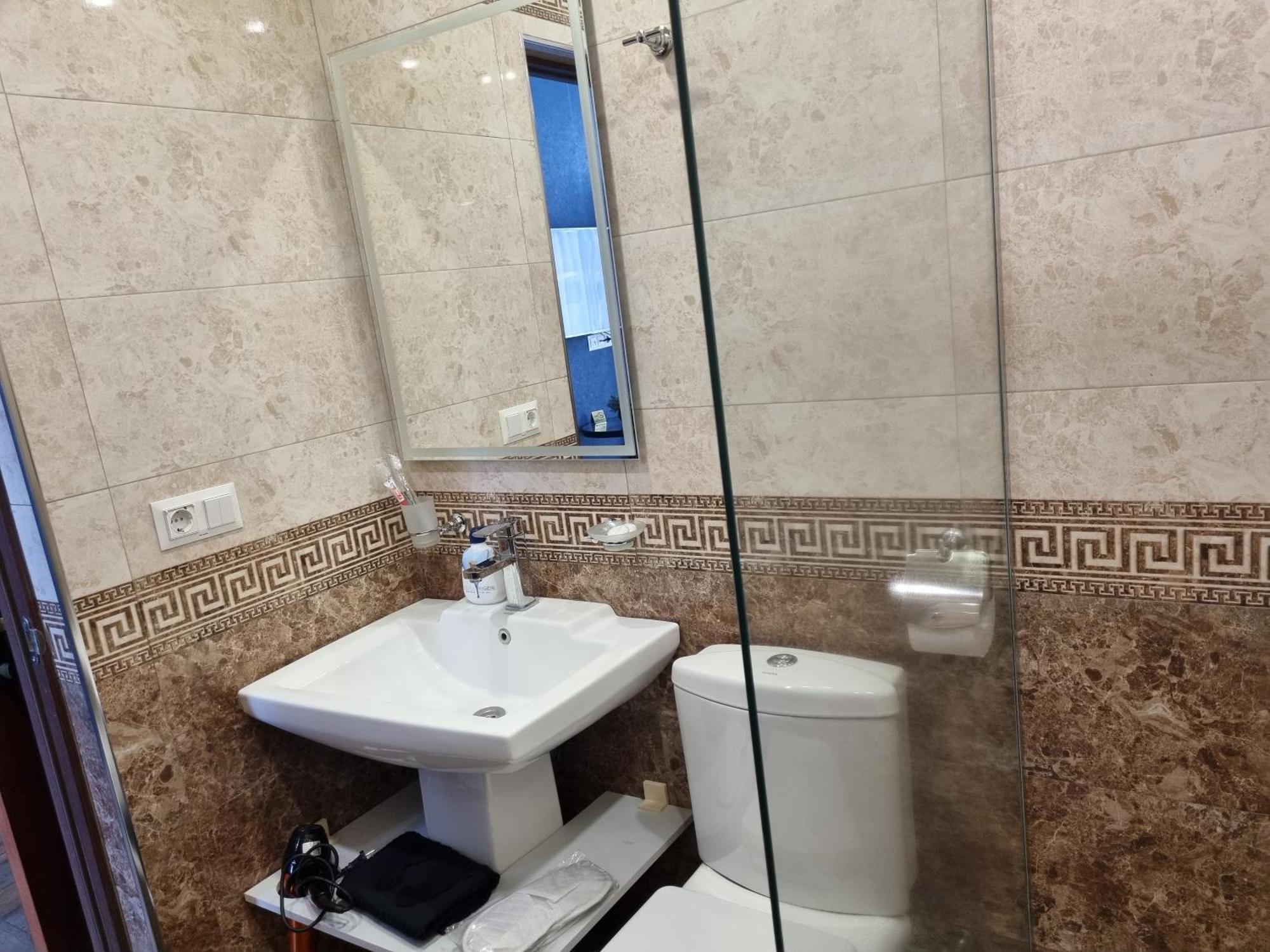 Day Inn Hotel Yerevan Exterior photo